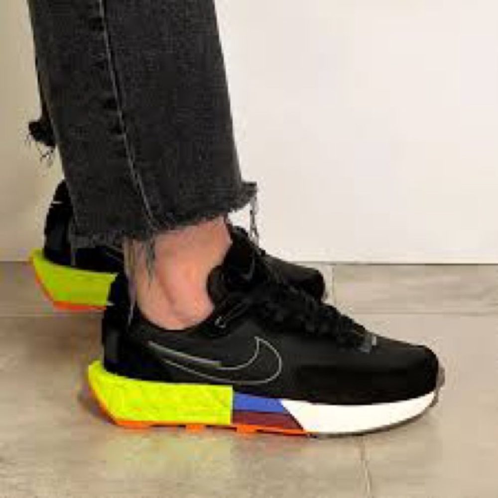 Nike Fontanka Waffle (Womens Size 7.5) Sneaker Shoes DC3579 001 Black Volt